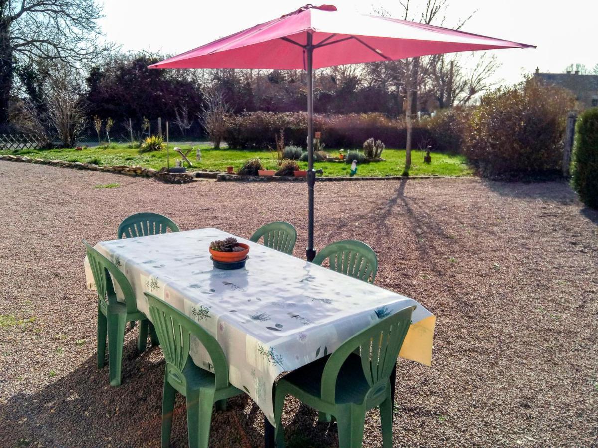 Le Pre De Luceau Acomodação com café da manhã Blet Exterior foto